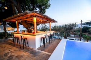 thumbnail: Poolside bar