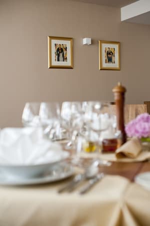 thumbnail: Restaurant