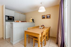 thumbnail: Dining room