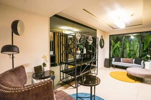 thumbnail: Lobby sitting area