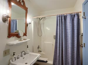 thumbnail: Interior