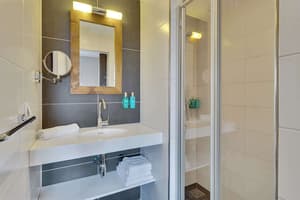 thumbnail: Bathroom shower