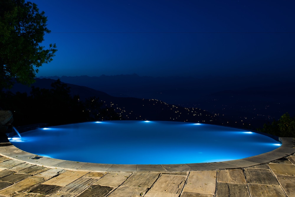 Infinity pool