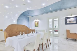 thumbnail: Restaurant