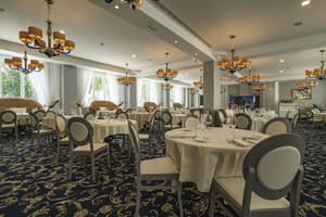 thumbnail: Restaurant