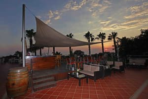 thumbnail: Poolside bar