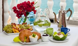 thumbnail: Outdoor dining