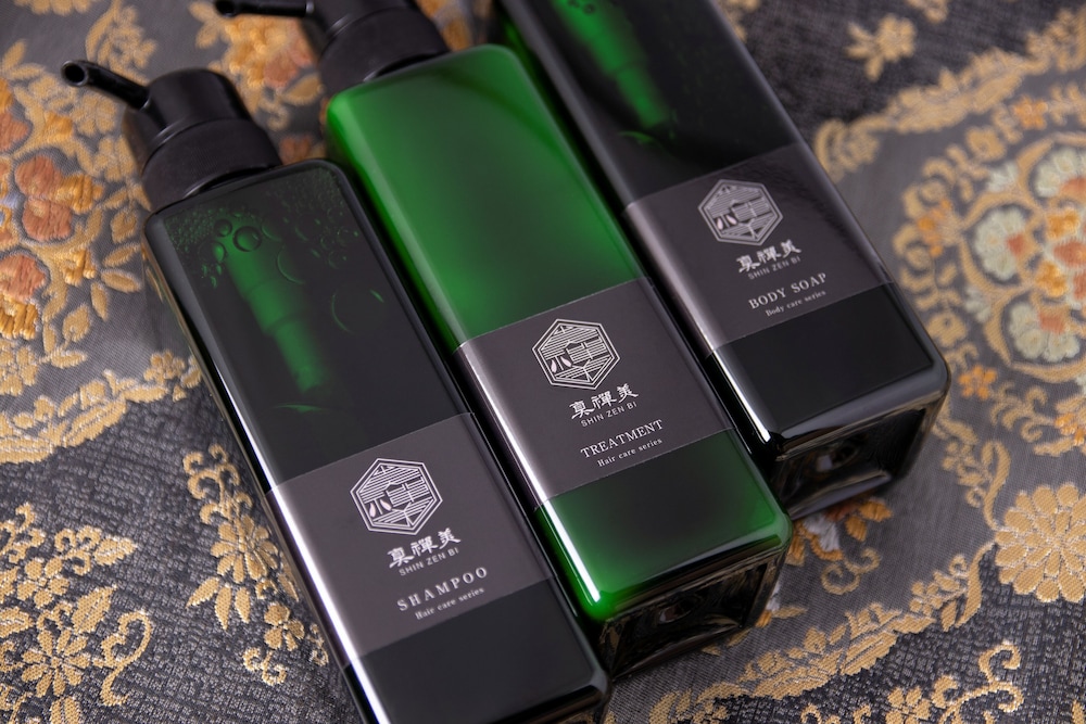 Bathroom amenities