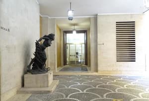 thumbnail: Interior entrance