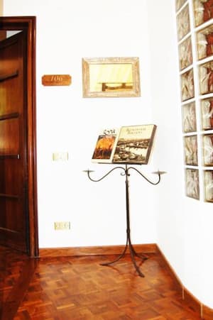 thumbnail: Interior detail