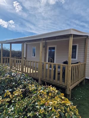 thumbnail: In-room dining