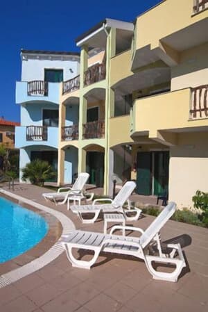 thumbnail: Sundeck