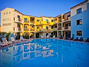 thumbnail: Outdoor pool