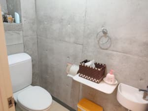 thumbnail: Bathroom amenities
