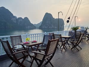 thumbnail: Outdoor dining