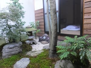 thumbnail: Property grounds