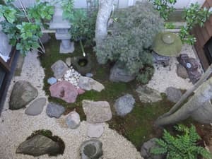 thumbnail: Property grounds