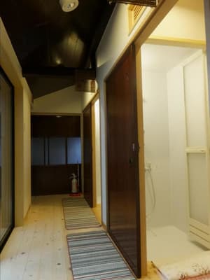 thumbnail: Hallway