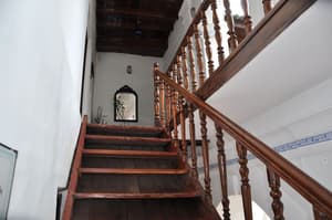 thumbnail: Interior entrance