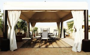 thumbnail: Outdoor dining