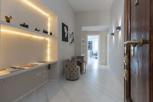 thumbnail: Interior entrance