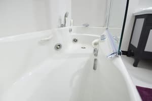 thumbnail: Jetted tub