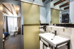 thumbnail: Bathroom