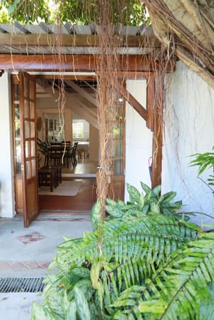 thumbnail: Interior entrance