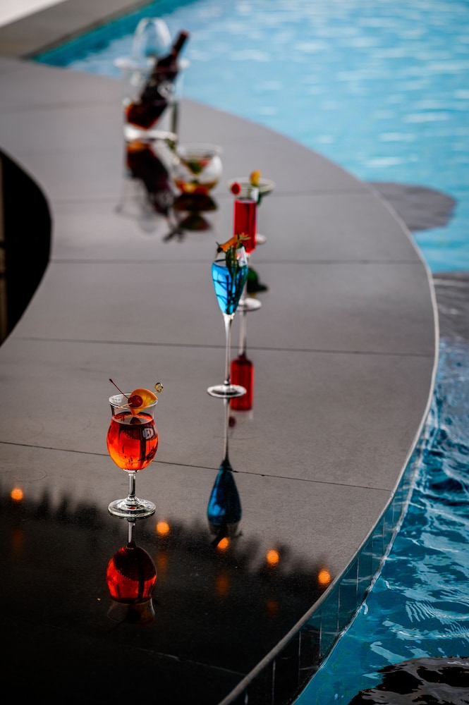 Poolside bar