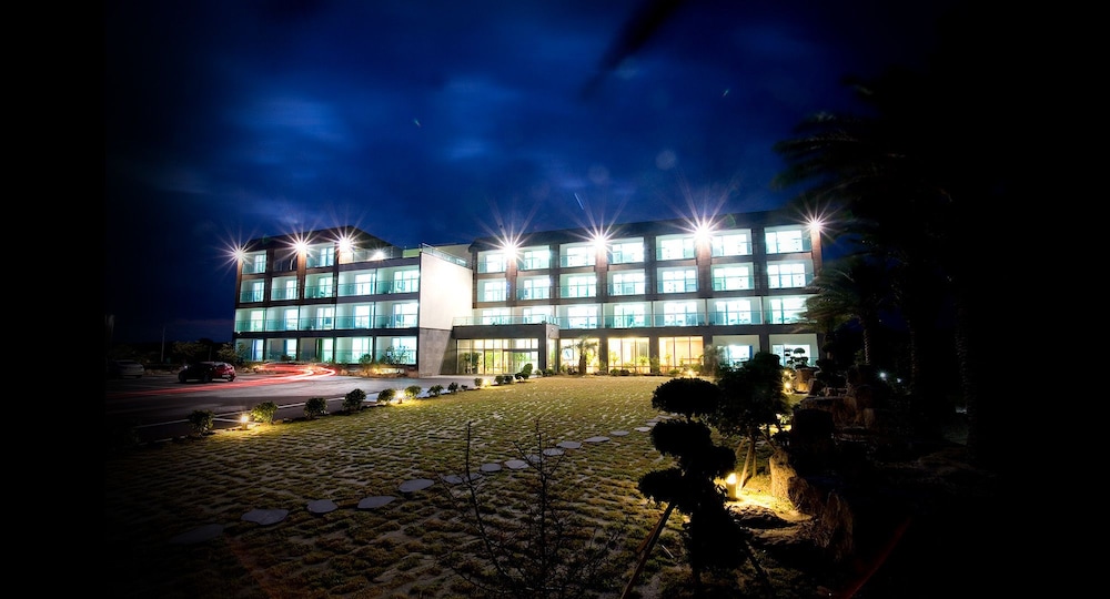 Front of property - evening/night