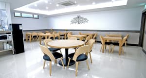 thumbnail: Dining