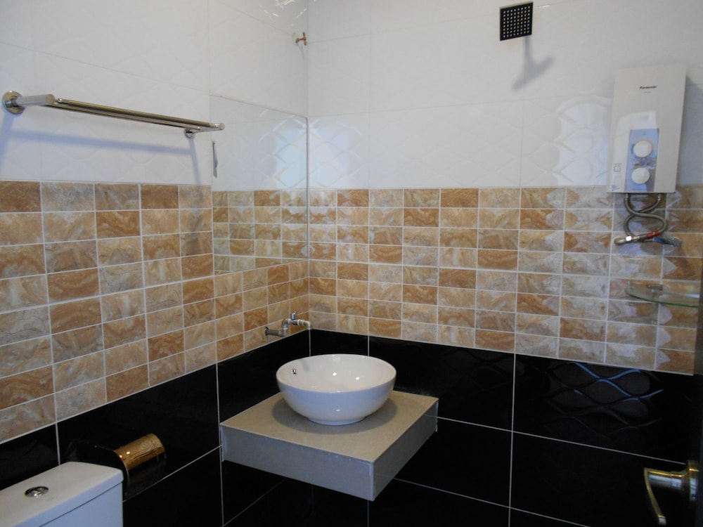 Bathroom sink