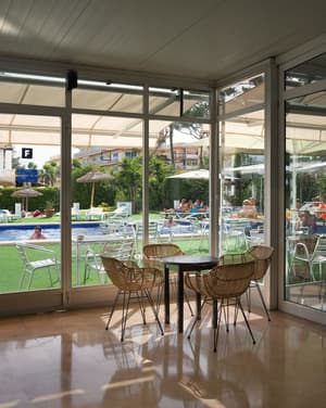 thumbnail: Poolside bar