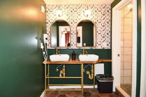 thumbnail: Bathroom