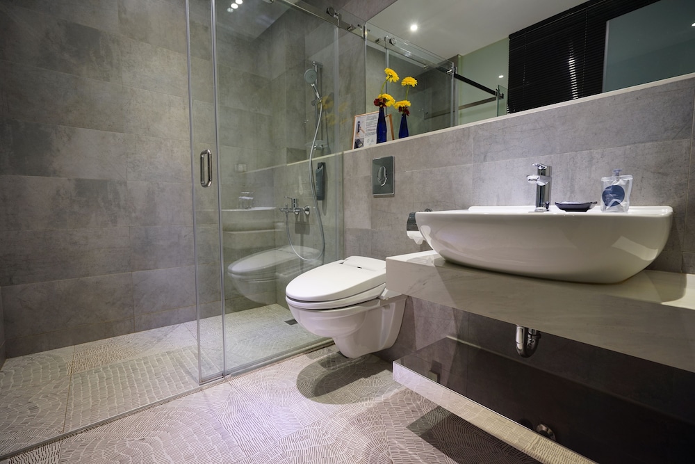 Bathroom shower