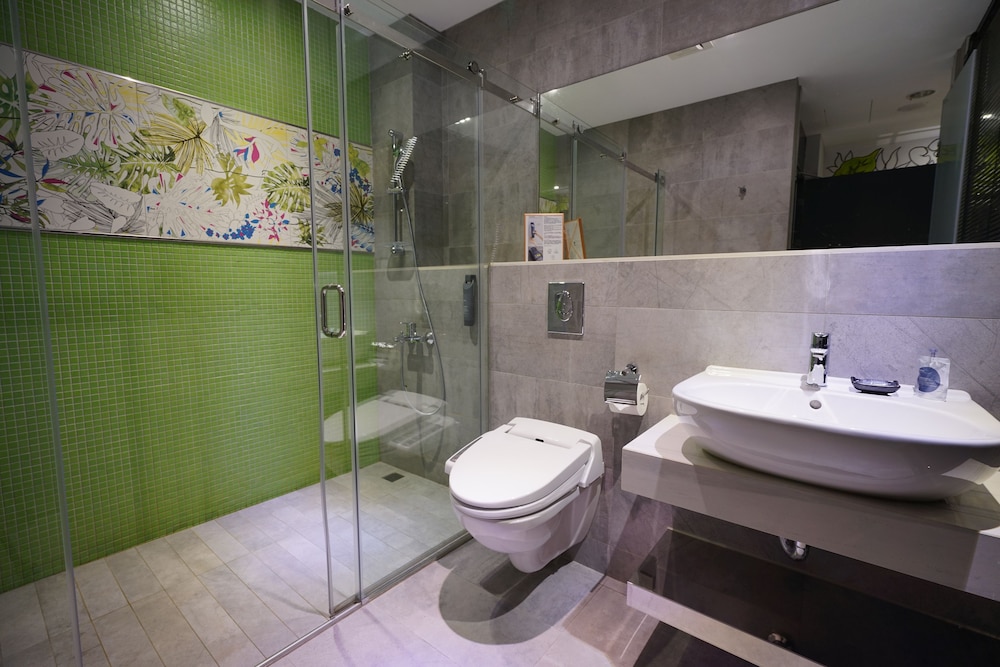 Bathroom shower