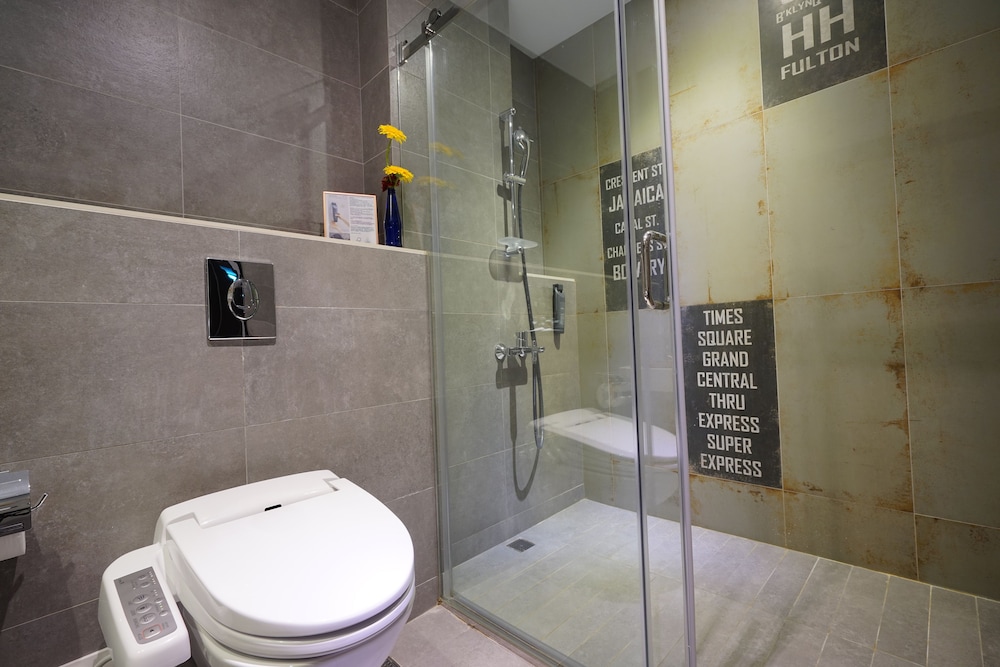 Bathroom shower