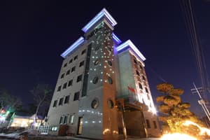 thumbnail: Front of property - evening/night