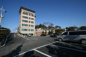 thumbnail: Parking