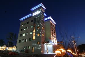 thumbnail: Exterior