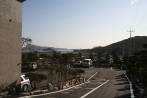thumbnail: Exterior