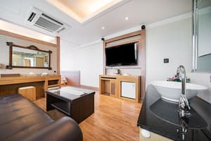 thumbnail: Living area