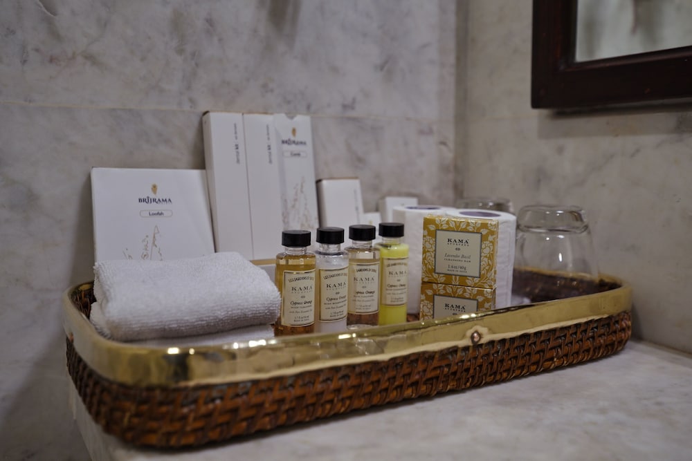 Bathroom amenities