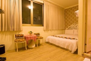 thumbnail: Room