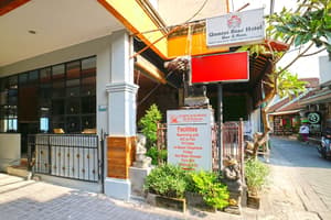 thumbnail: Property entrance