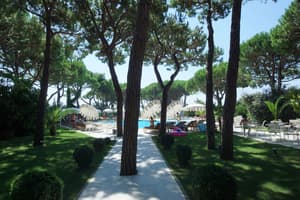 thumbnail: Outdoor pool