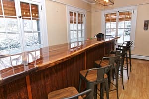 thumbnail: Bar (on property)