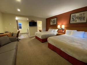thumbnail: In-room dining