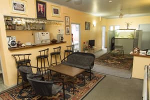 thumbnail: Bar (on property)