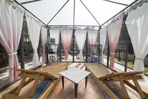 thumbnail: Interior entrance